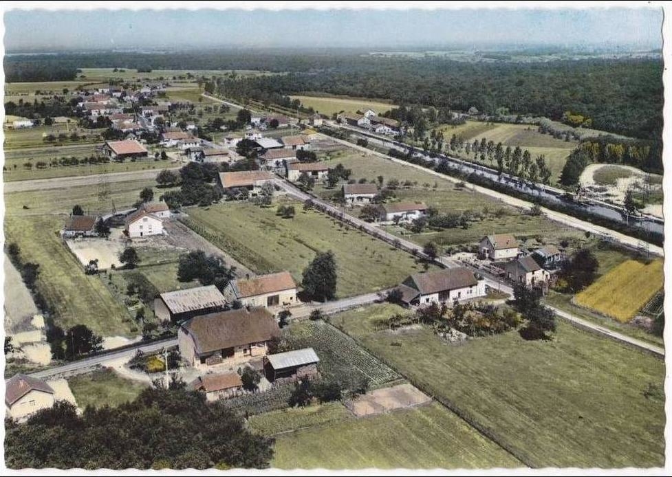 Photos et carte postales anciennes d'AbergementlaRonce Mairie d
