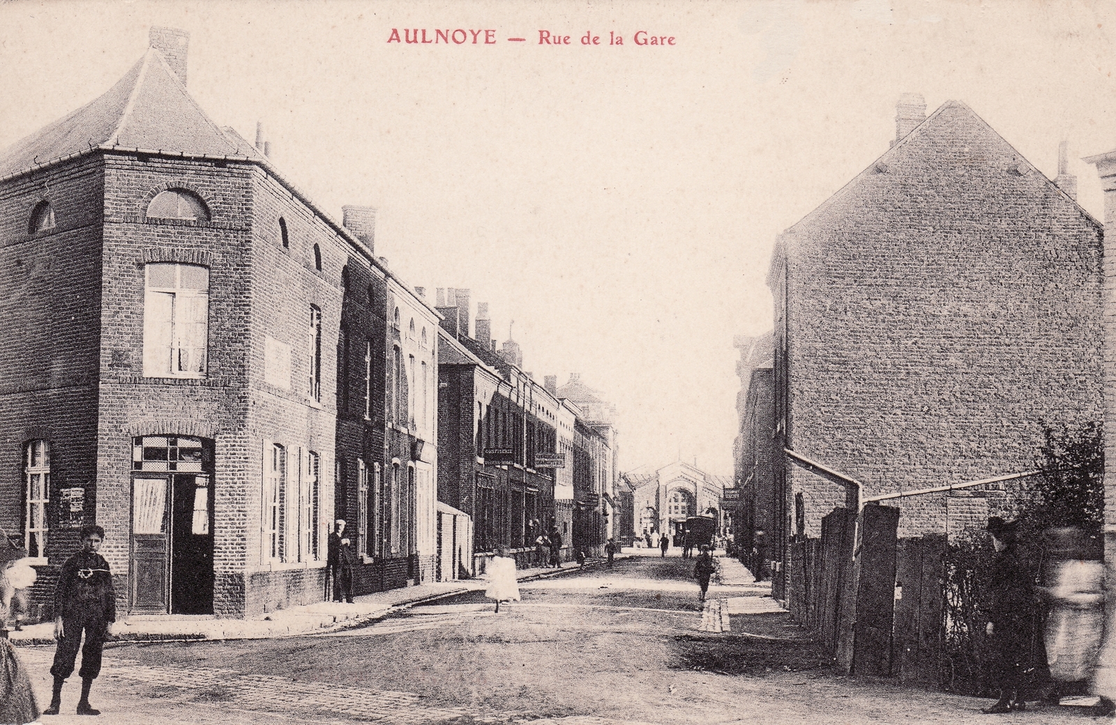 Photos et carte postales anciennes d'AulnoyeAymeries Mairie d
