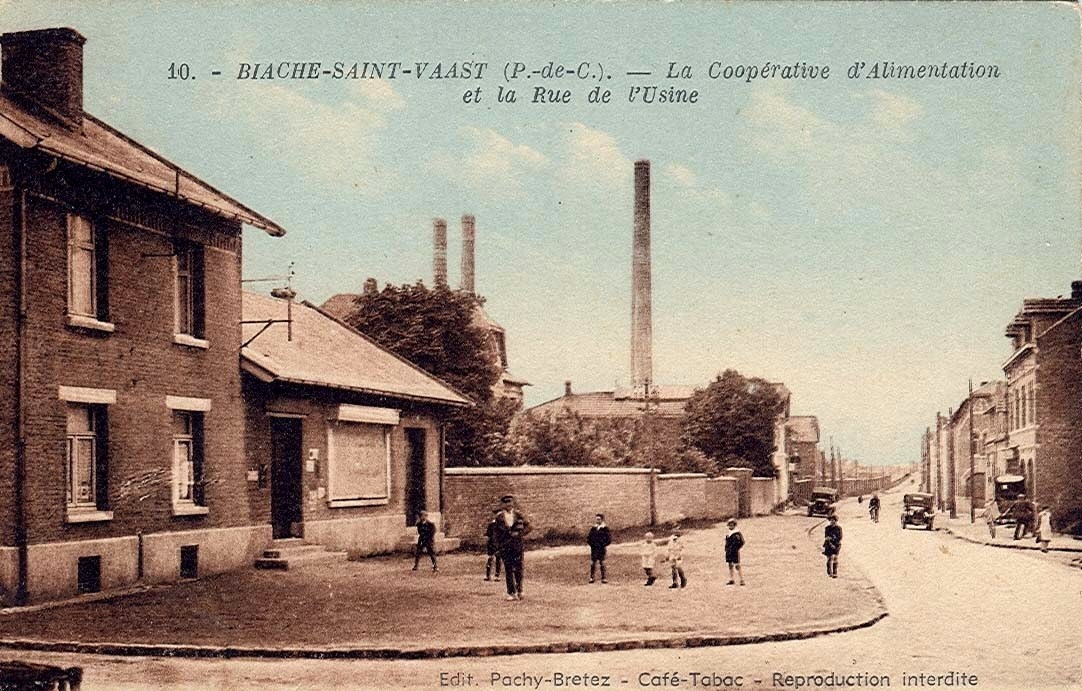 Photos et carte postales anciennes de BiacheSaintVaast Mairie de