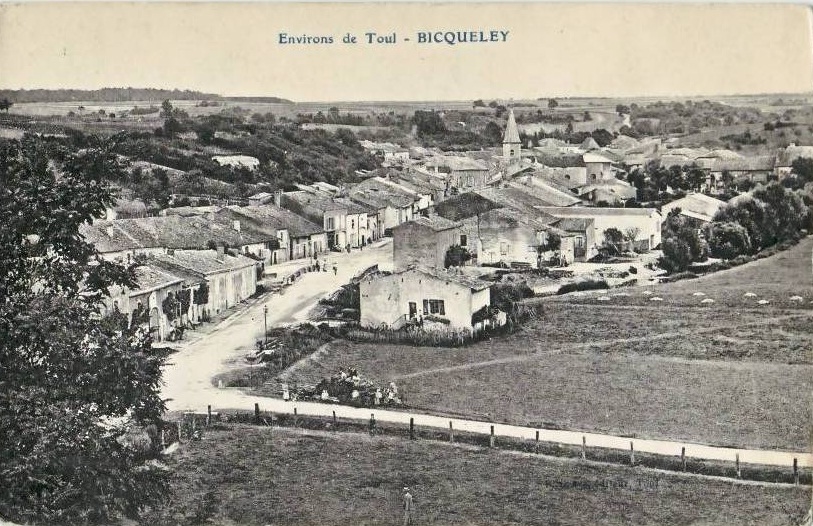 Photos et carte postales anciennes de Bicqueley Mairie de Bicqueley
