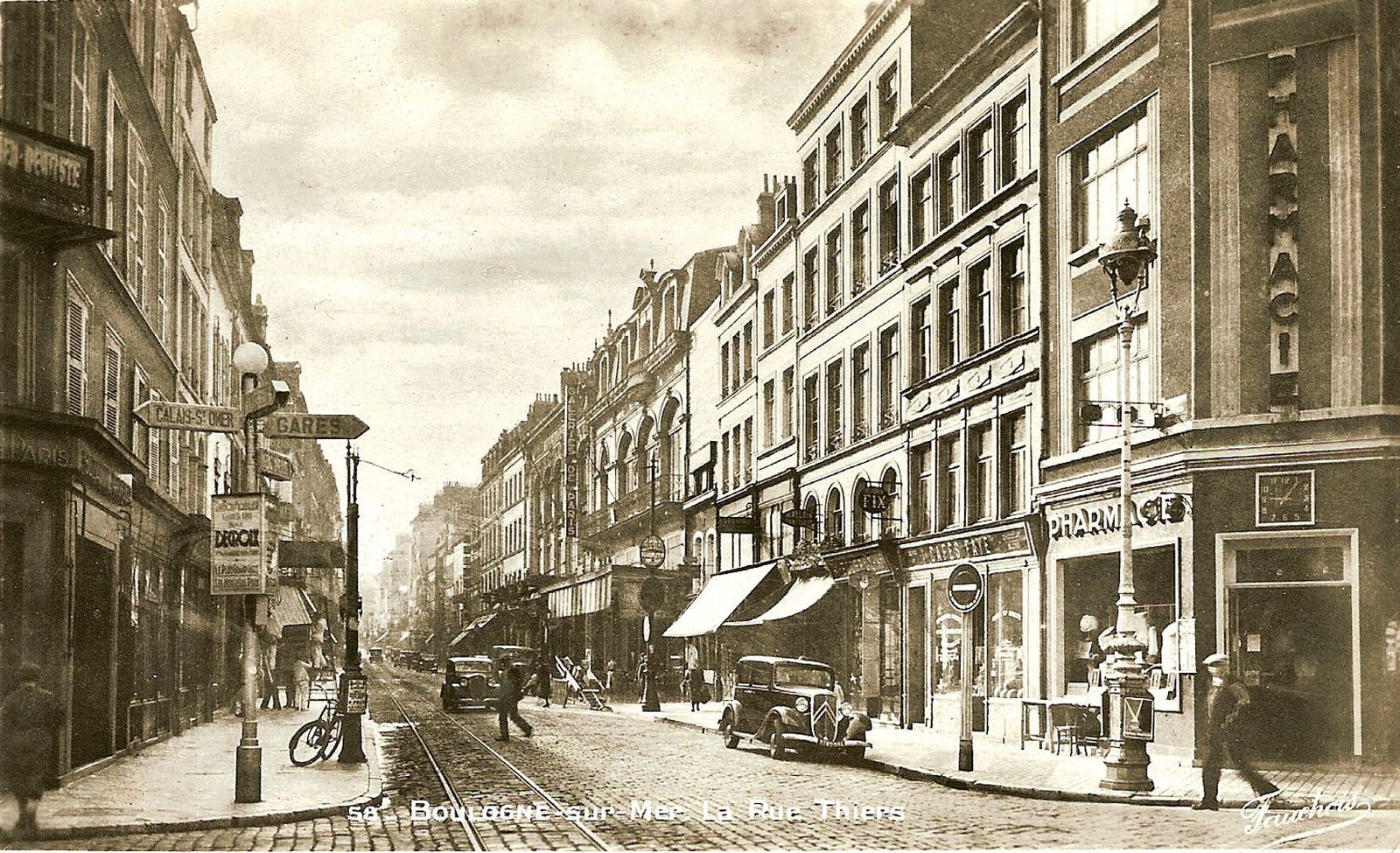Photos et carte postales anciennes de BoulognesurMer Mairie de