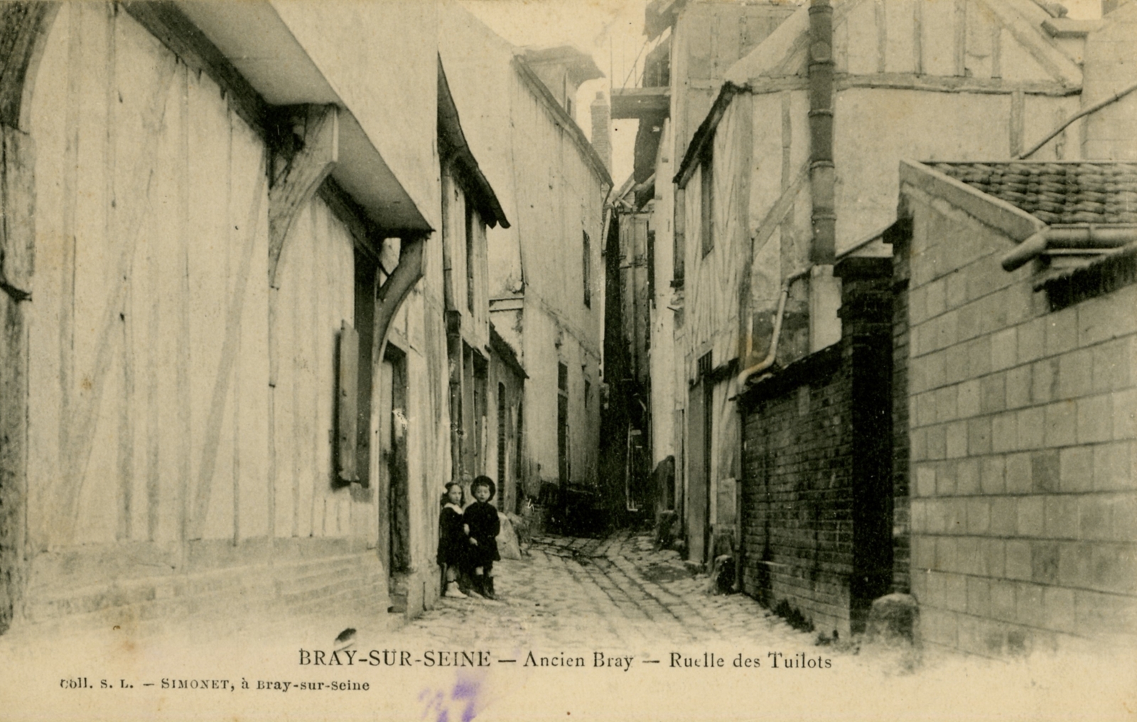 Photos et carte postales anciennes de BraysurSeine Mairie de Bray