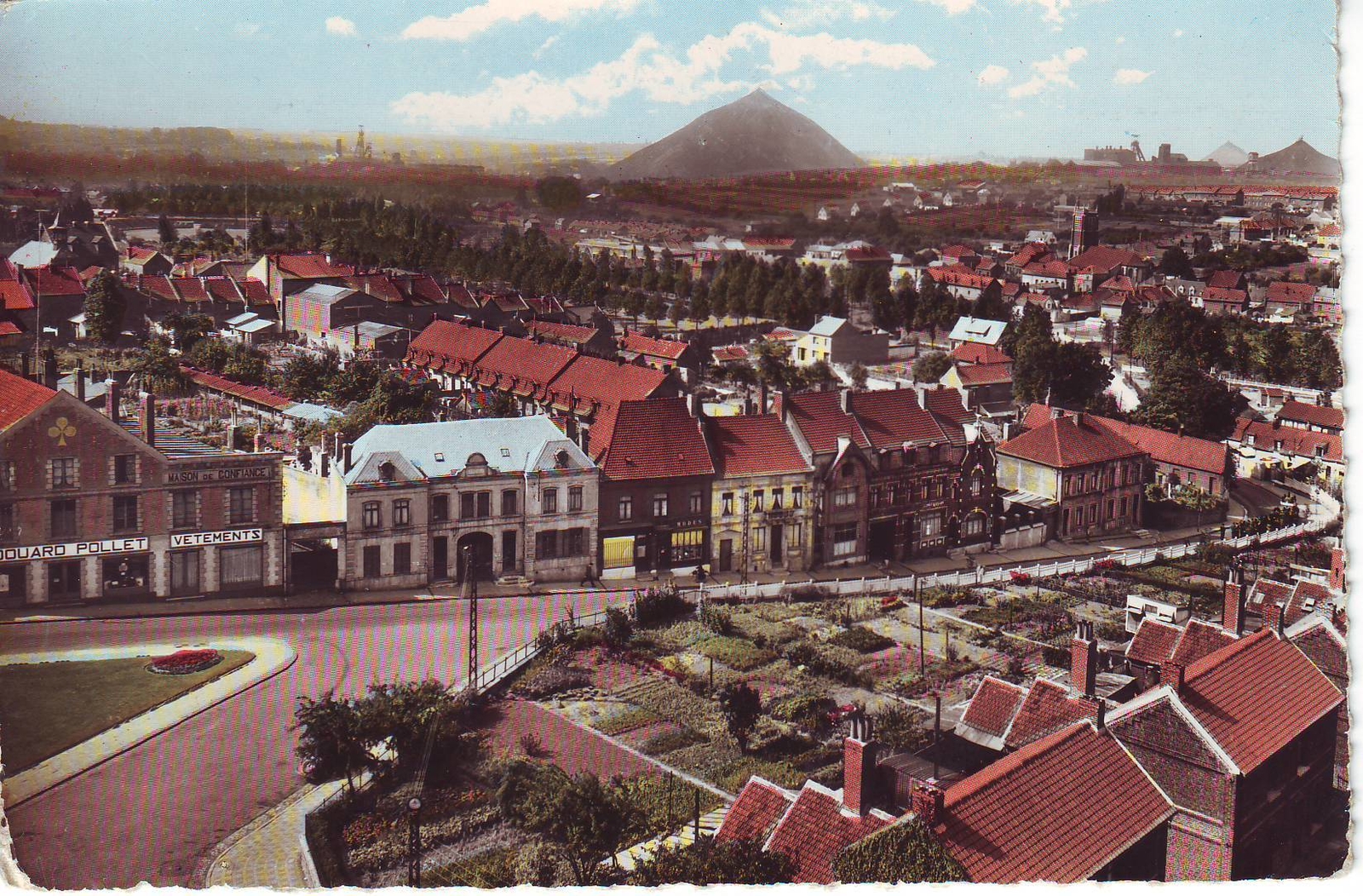 Photos et carte postales anciennes de BruaylaBuissière Mairie de
