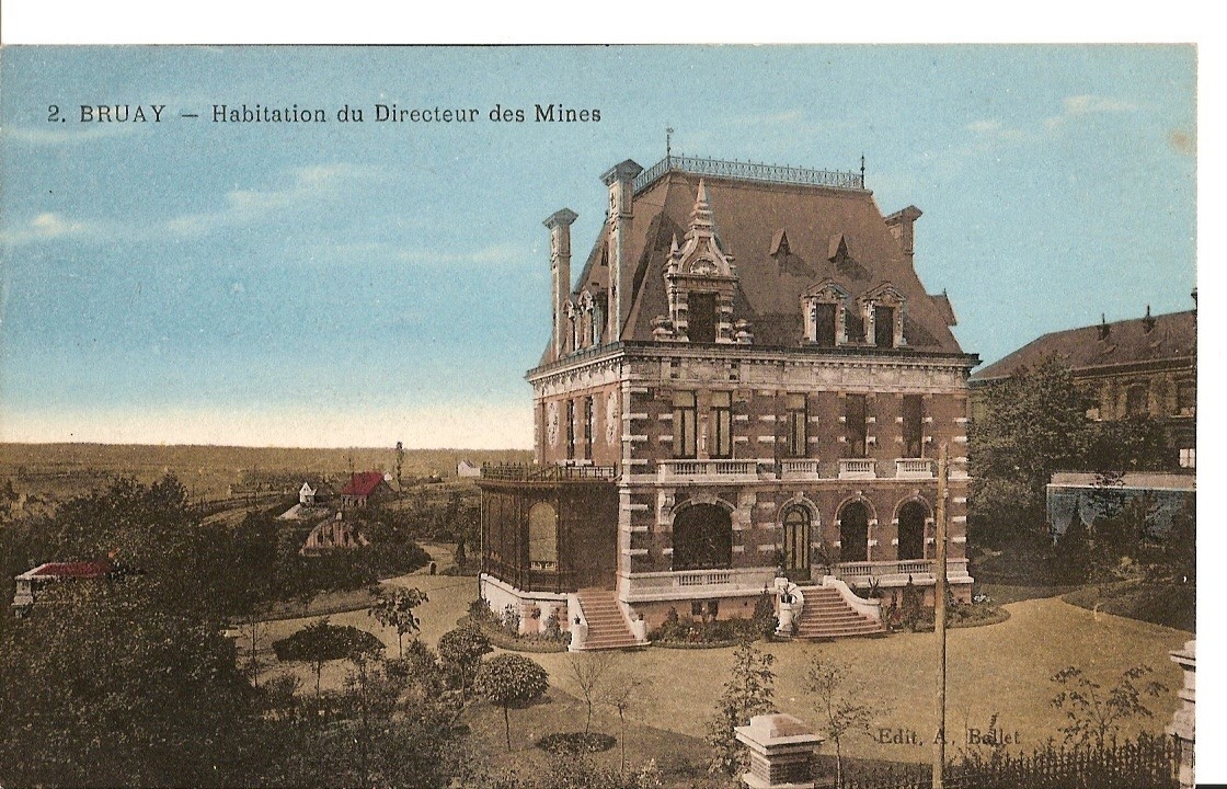 Photos et carte postales anciennes de BruaylaBuissière Mairie de