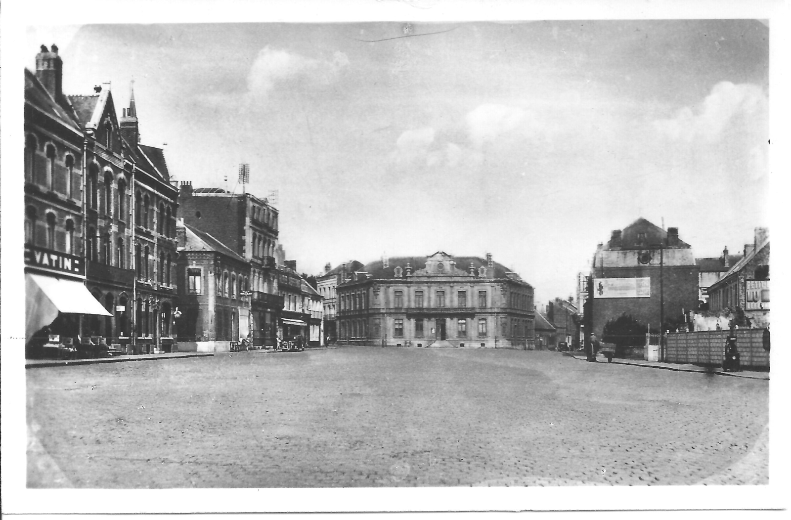 Photos et carte postales anciennes de Caudry Mairie de Caudry et sa ville