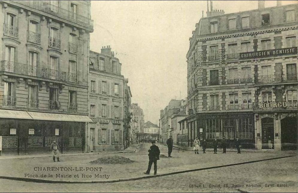 Photos et carte postales anciennes de CharentonlePont Mairie de