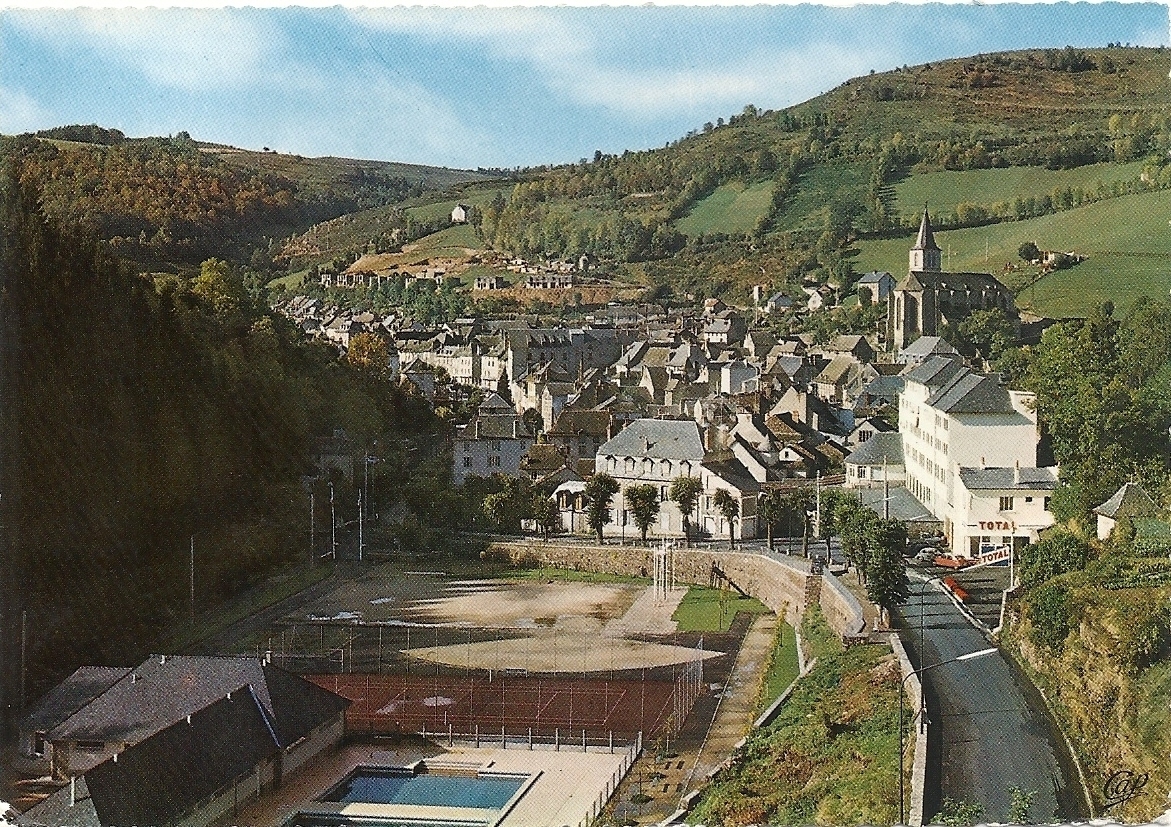 Photos et carte postales anciennes de ChaudesAigues Mairie de