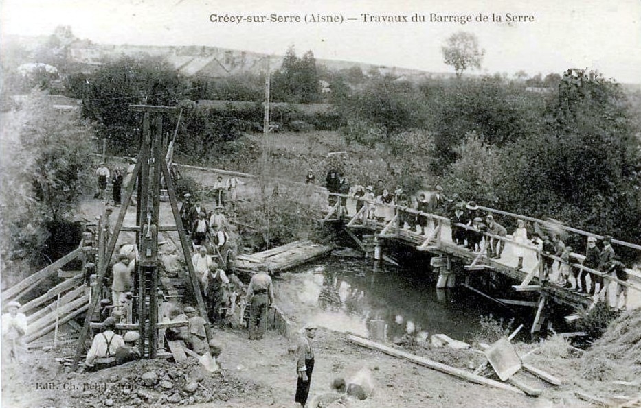 Photos et carte postales anciennes de CrécysurSerre Mairie de Crécy
