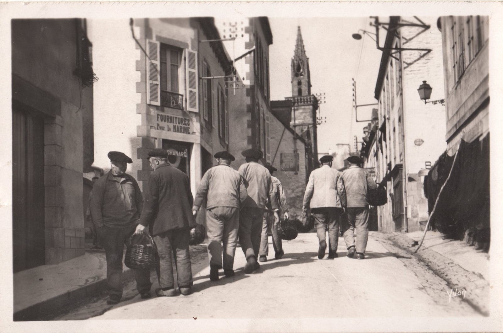 Photos et carte postales anciennes de Douarnenez Mairie de Douarnenez
