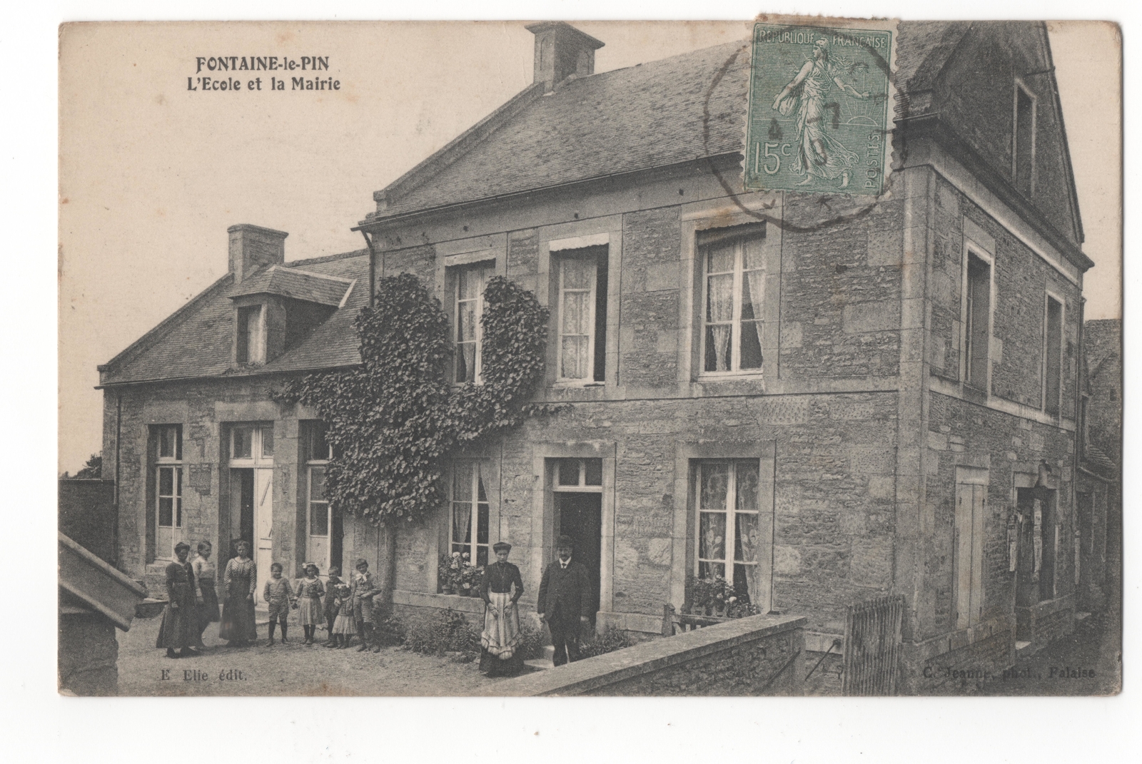 Photos et carte postales anciennes de FontainelePin Mairie de