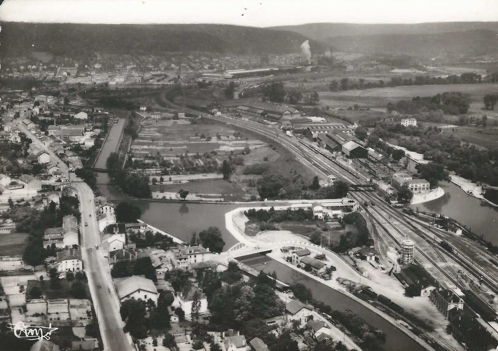 Photos et carte postales anciennes de Frouard Mairie de Frouard et sa