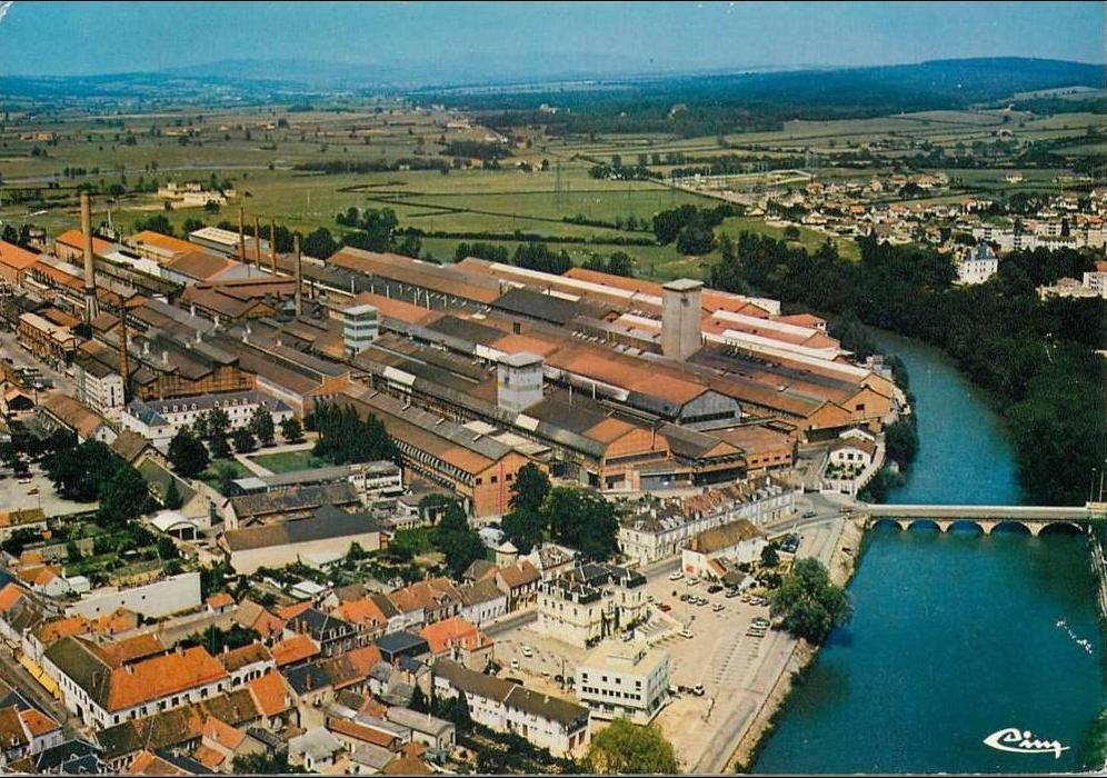 Photos et carte postales anciennes de Gueugnon Mairie de Gueugnon et