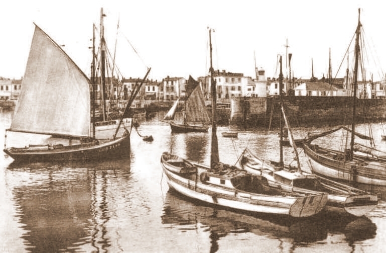 Photos et carte postales anciennes de l'Îled'Yeu Mairie de l'Îled