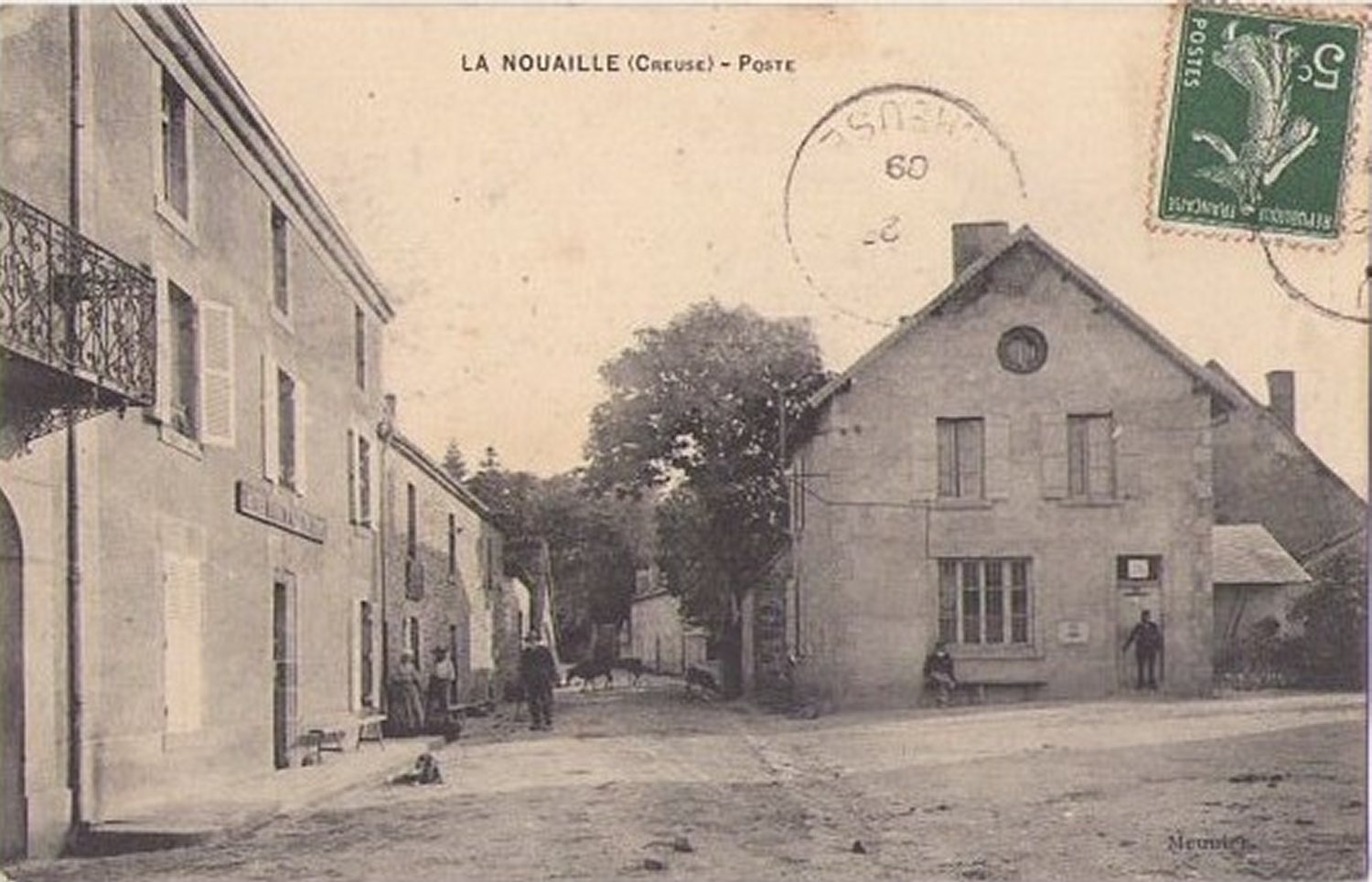 Photos et carte postales anciennes de la Nouaille Mairie de la