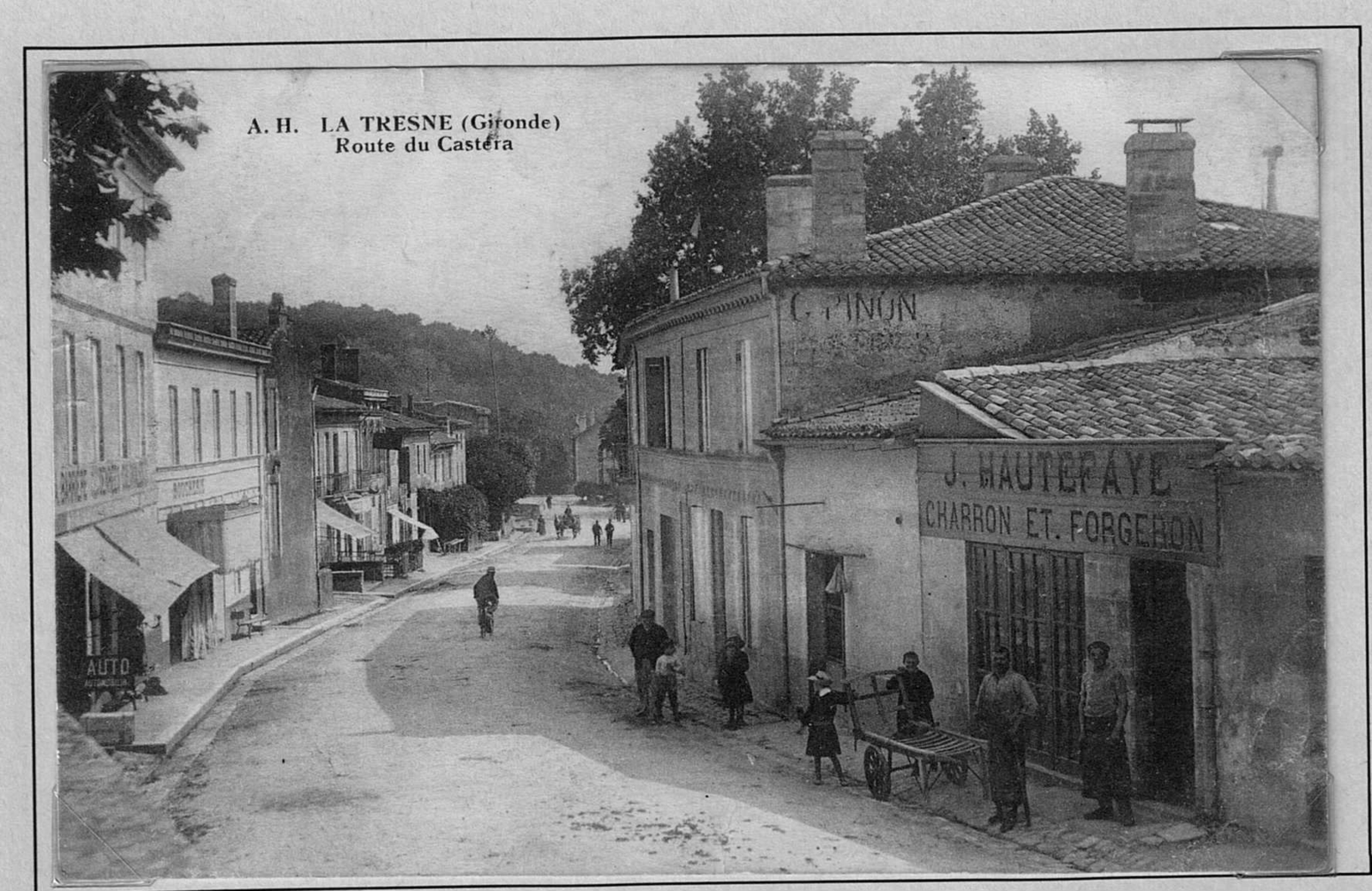 Photos et carte postales anciennes de Latresne Mairie de Latresne et