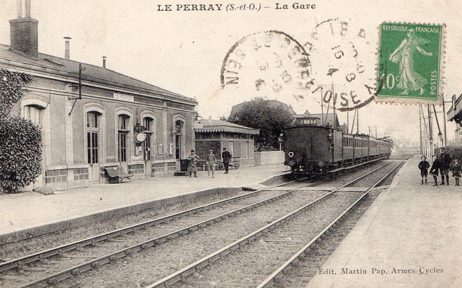 Photos et carte postales anciennes du PerrayenYvelines Mairie du PerrayenYvelines et sa ville Photos et carte postales anciennes du PerrayenYvelines Mairie du PerrayenYvelines et sa ville