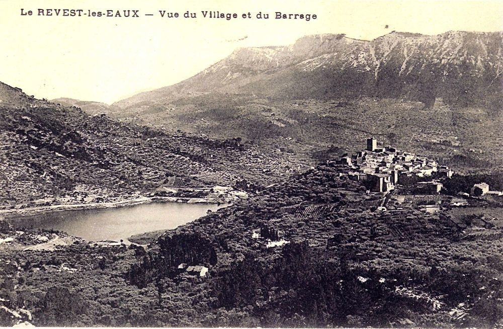 Ville du RevestlesEaux, la Mairie du RevestlesEaux et sa commune (83200) Ville du RevestlesEaux, la Mairie du RevestlesEaux et sa commune (83200)
