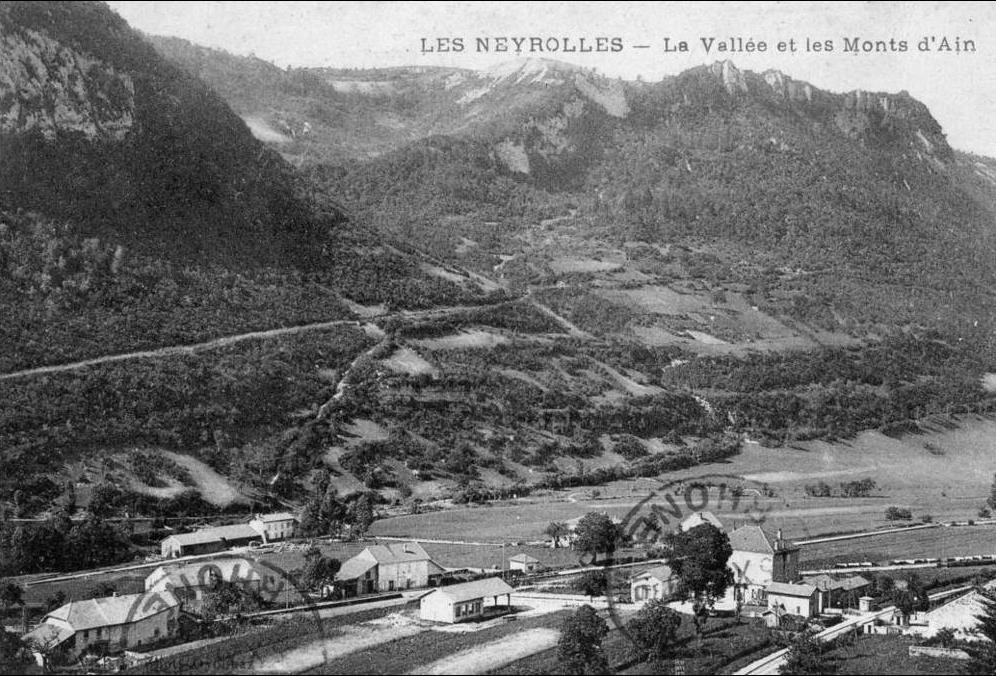 Photos et carte postales anciennes des Neyrolles Mairie des Neyrolles