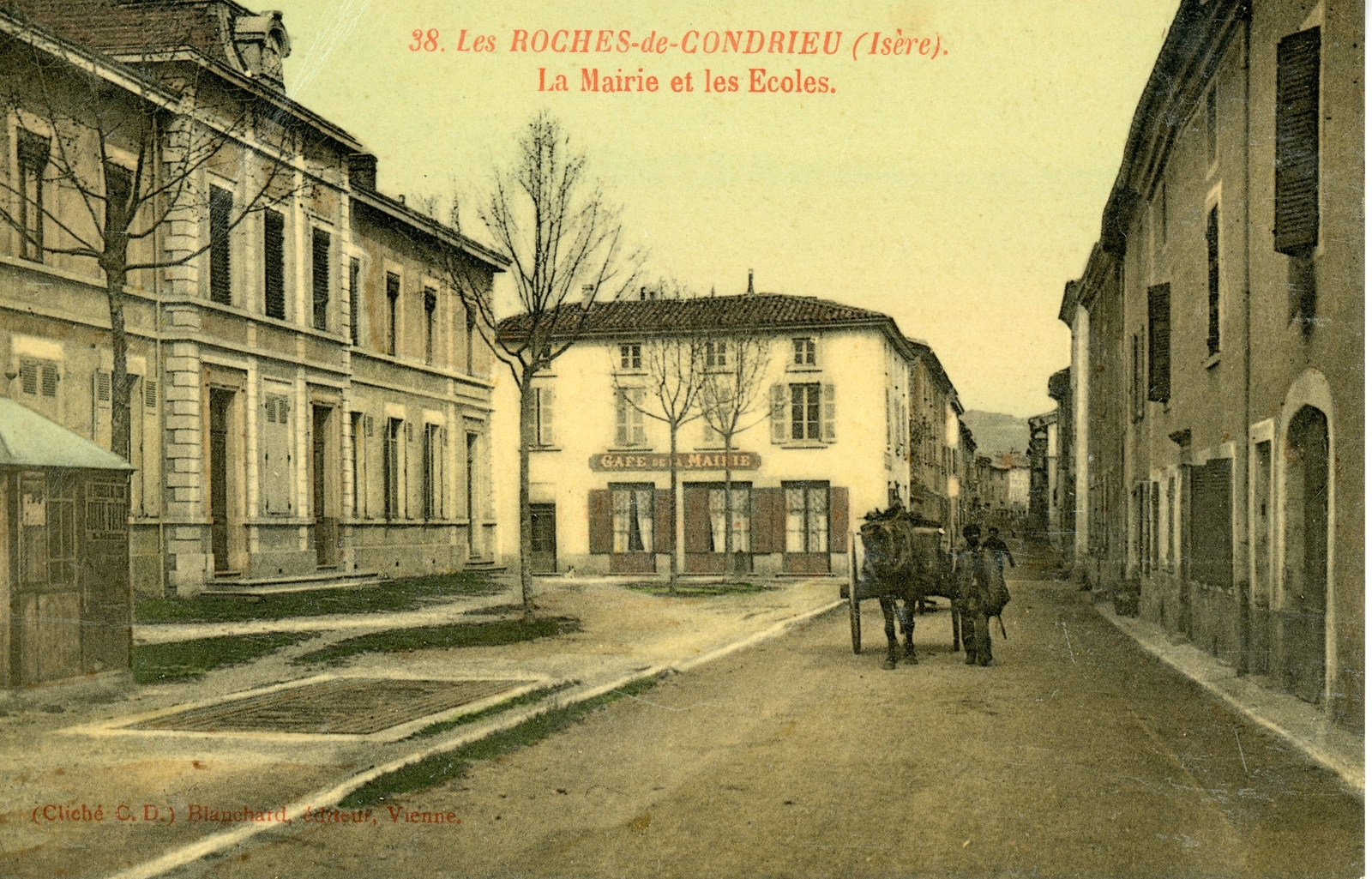 Photos et carte postales anciennes des RochesdeCondrieu Mairie des RochesdeCondrieu et son