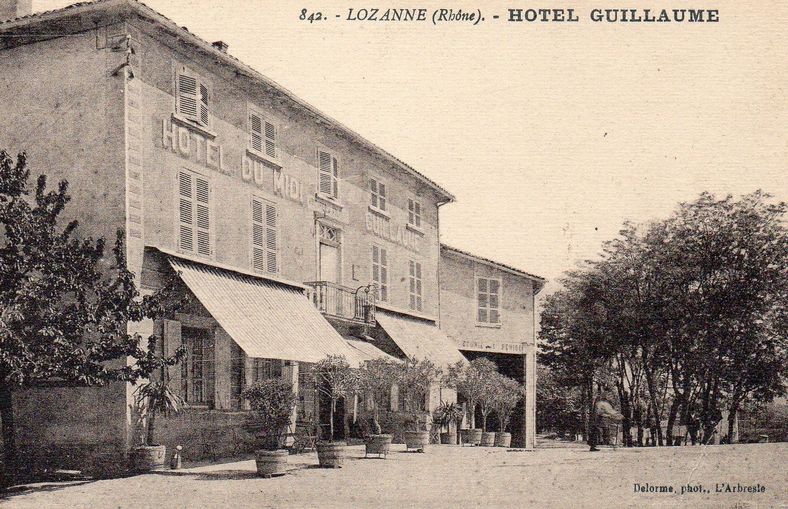 Photos et carte postales anciennes de Lozanne Mairie de Lozanne et sa