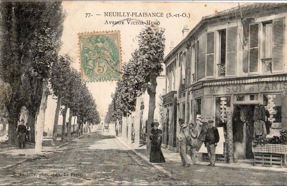 Photos et carte postales anciennes de NeuillyPlaisance Mairie de