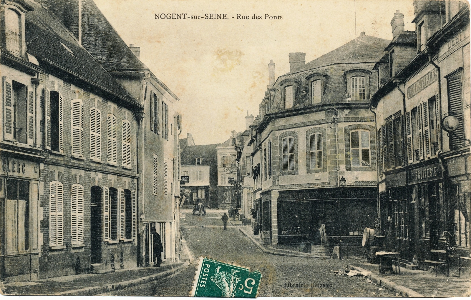 Photos et carte postales anciennes de NogentsurSeine Mairie de NogentsurSeine et sa ville Photos et carte postales anciennes de NogentsurSeine Mairie de NogentsurSeine et sa ville