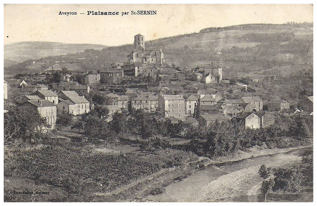 Photos et carte postales anciennes de Plaisance, la Mairie de Plaisance
