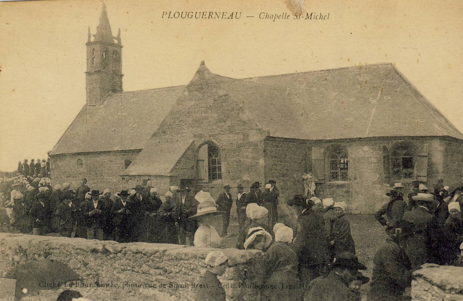 Photos et carte postales anciennes de Plouguerneau Mairie de