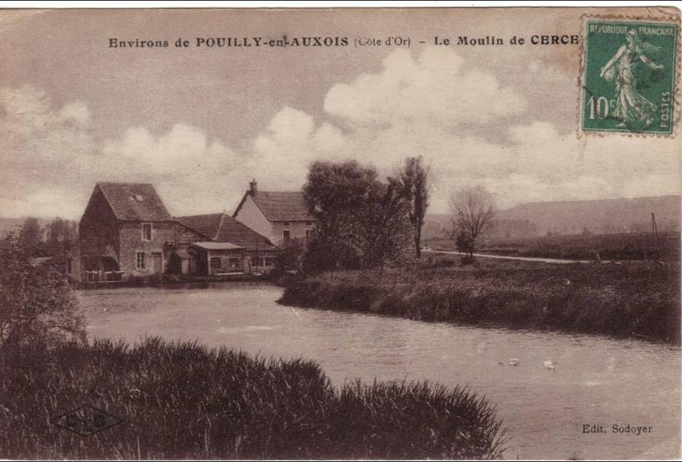 Photos et carte postales anciennes de PouillyenAuxois Mairie de