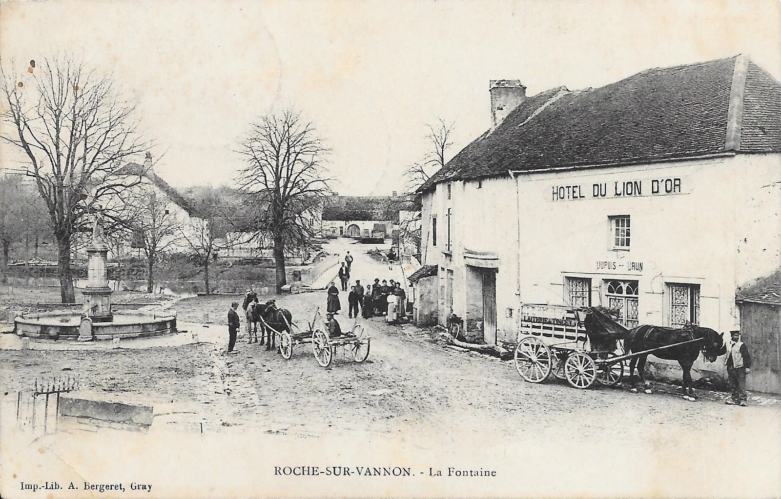 Photos et carte postales anciennes de RocheetRaucourt, la Mairie de