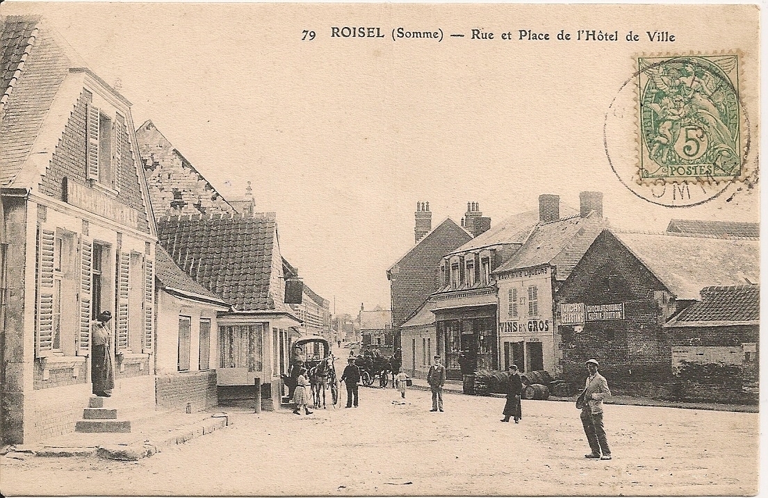 Photos et carte postales anciennes de Roisel Mairie de Roisel et son