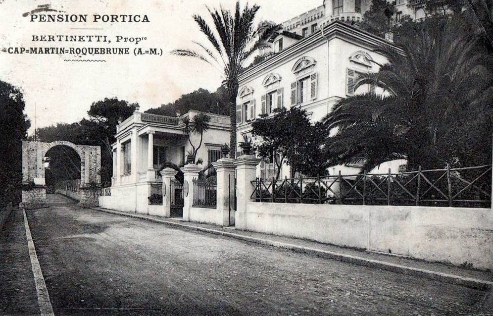 Photos et carte postales anciennes de RoquebruneCapMartin Mairie de RoquebruneCapMartin et Photos et carte postales anciennes de RoquebruneCapMartin Mairie de RoquebruneCapMartin et