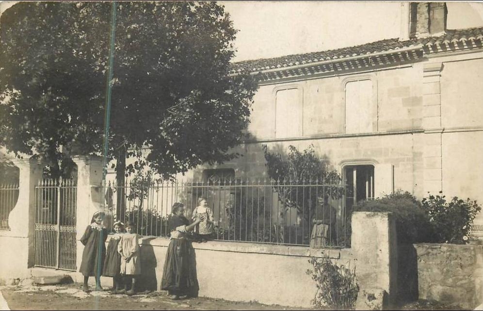 Photos et carte postales anciennes de SaintAndrédeCubzac Mairie de SaintAndrédeCubzac et Photos et carte postales anciennes de SaintAndrédeCubzac Mairie de SaintAndrédeCubzac et