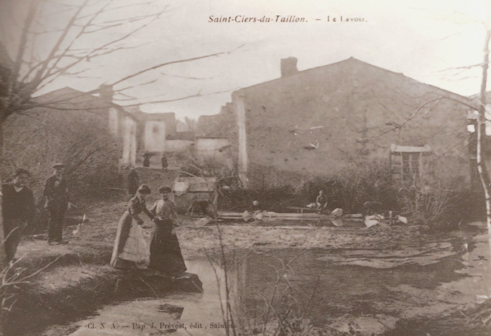 Photos et carte postales anciennes de SaintCiersduTaillon Mairie