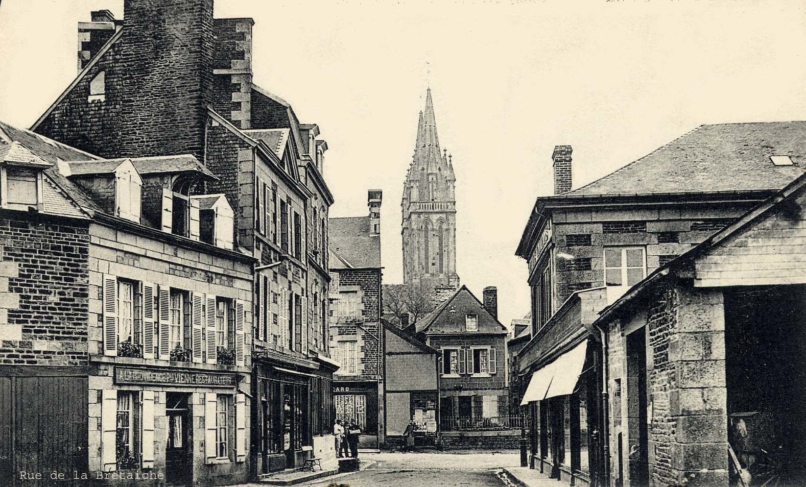 Photos et carte postales anciennes de SaintHilaireduHarcouët