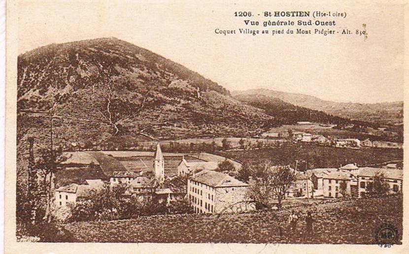 Photos et carte postales anciennes de SaintHostien Mairie de Saint