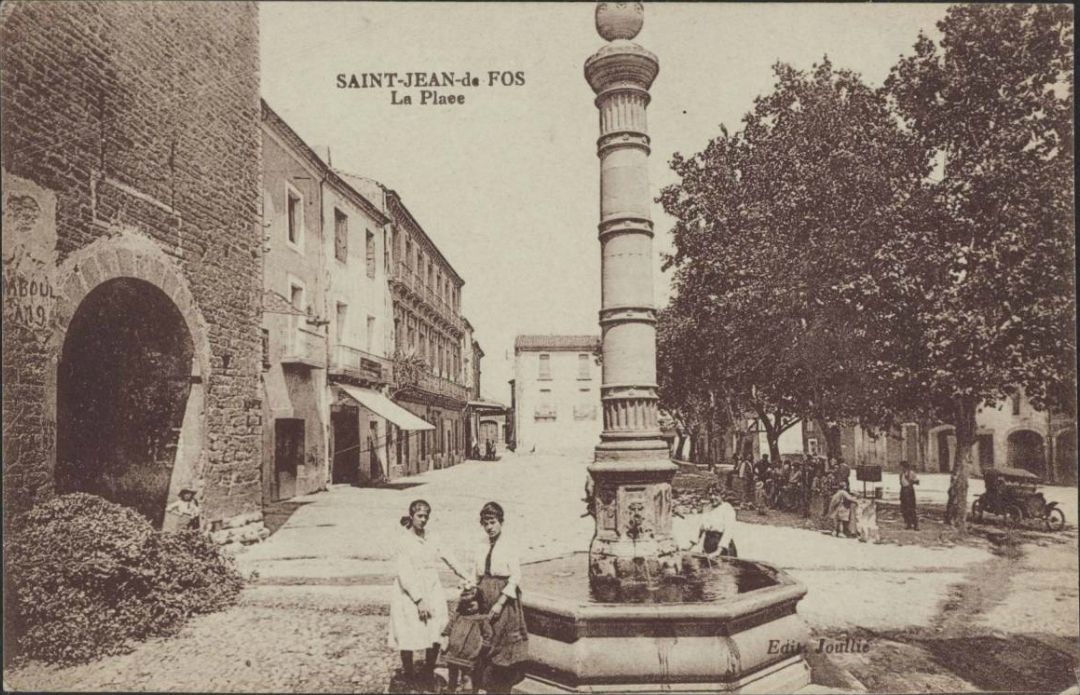 Photos et carte postales anciennes de SaintJeandeFos, la Mairie de