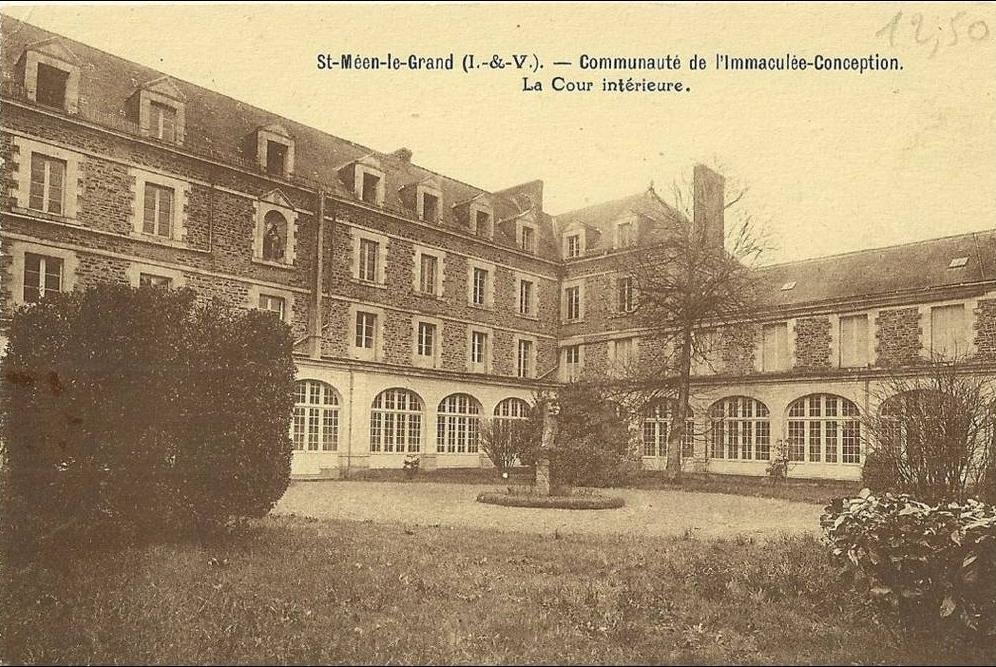 Photos et carte postales anciennes de SaintMéenleGrand Mairie de SaintMéenleGrand et sa