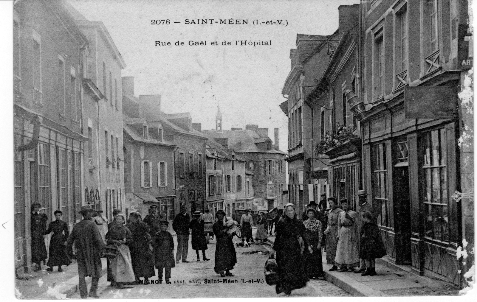 Photos et carte postales anciennes de SaintMéenleGrand Mairie de SaintMéenleGrand et sa