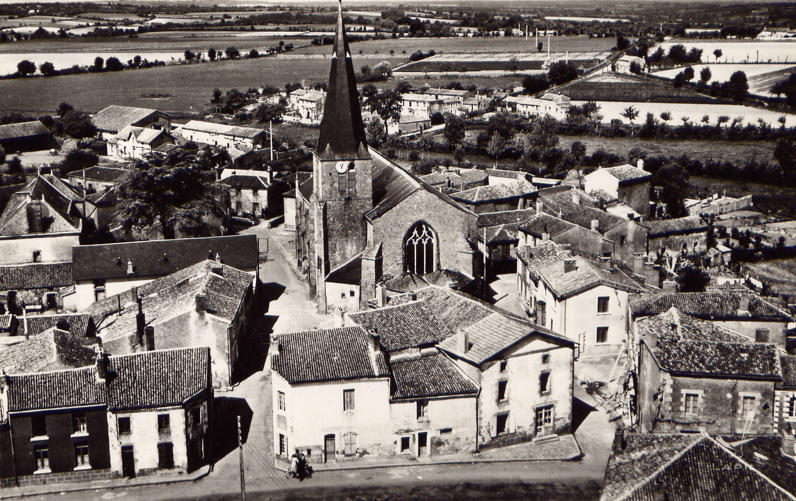 Mairie de SaintPierredesÉchaubrognes, la Commune de SaintPierredes