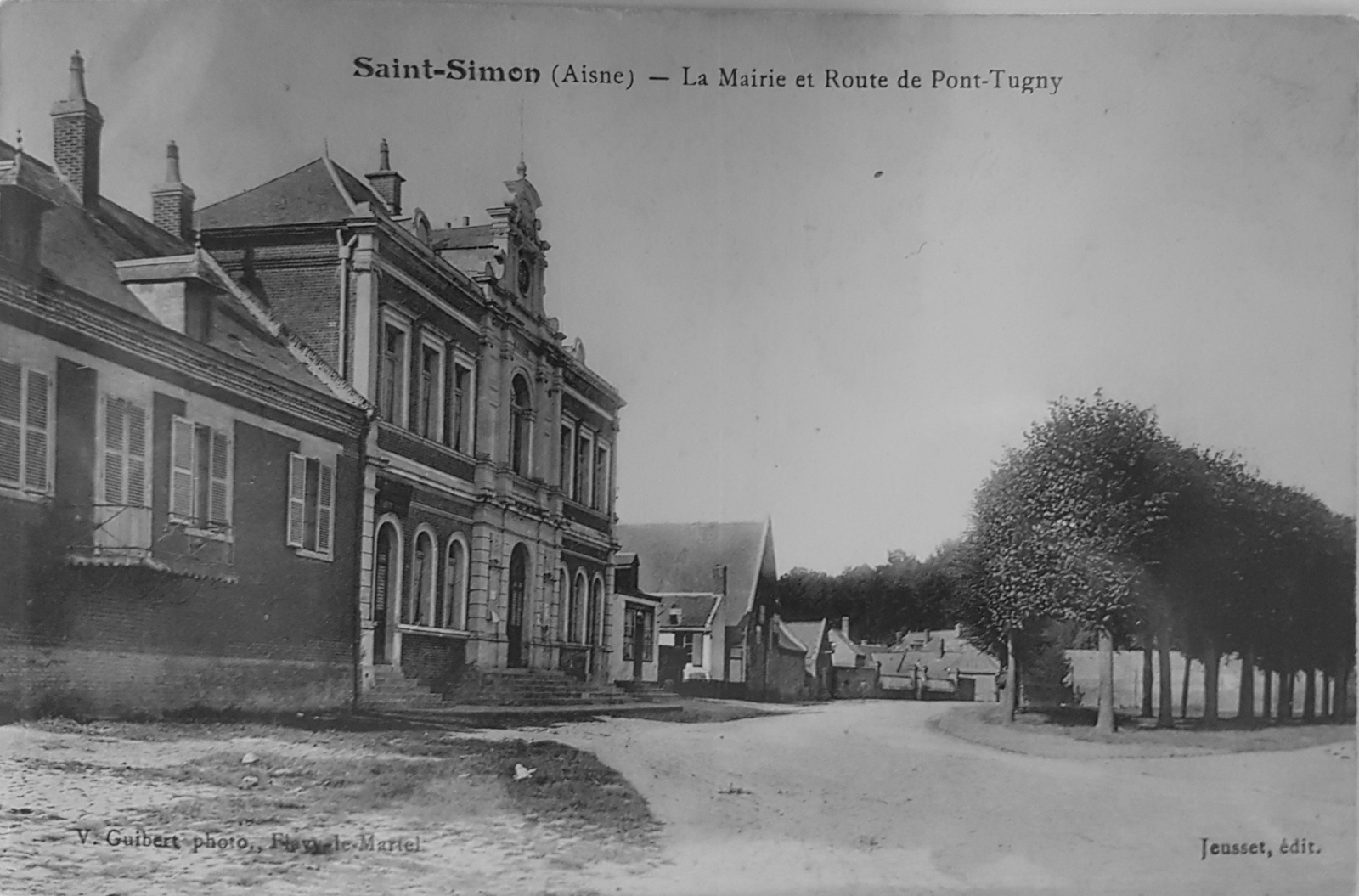 Photos et carte postales anciennes de SaintSimon Mairie de Saint