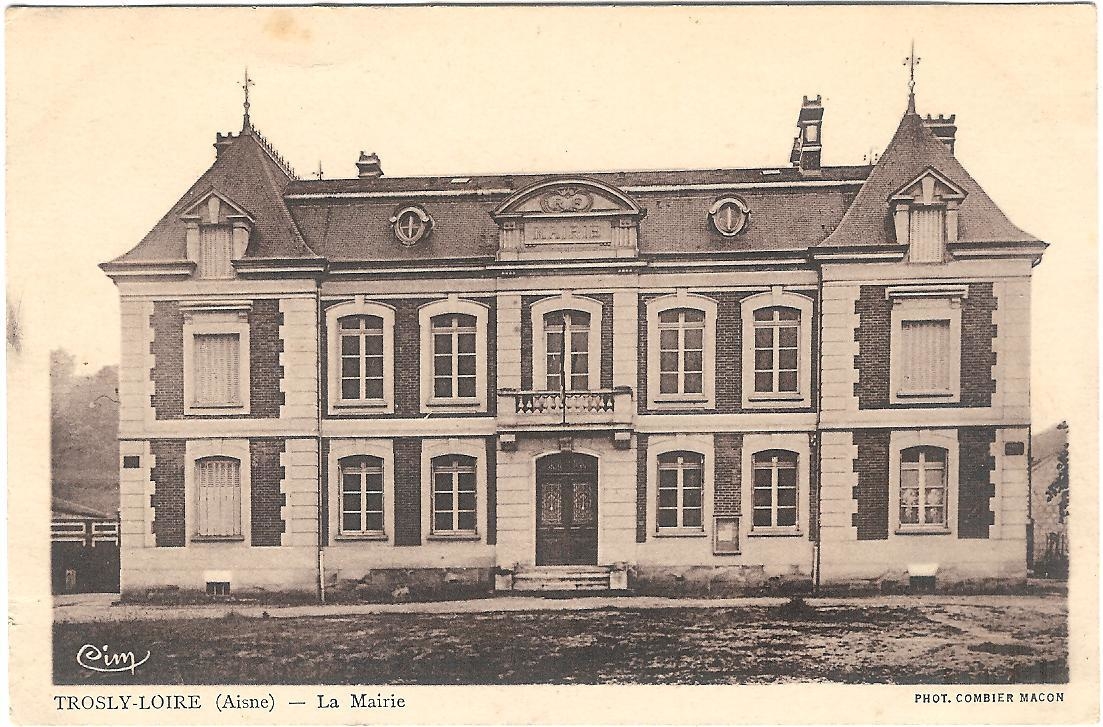 Photos et carte postales anciennes de TroslyLoire Mairie de Trosly