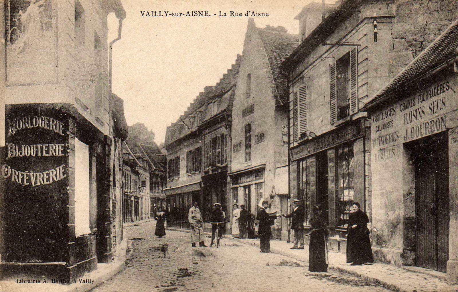 Photos et carte postales anciennes de VaillysurAisne Mairie de