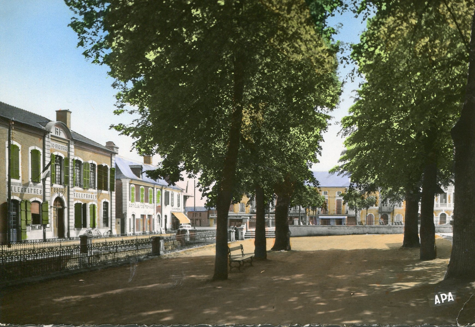 Photos et carte postales anciennes de VicenBigorre Mairie de Vicen