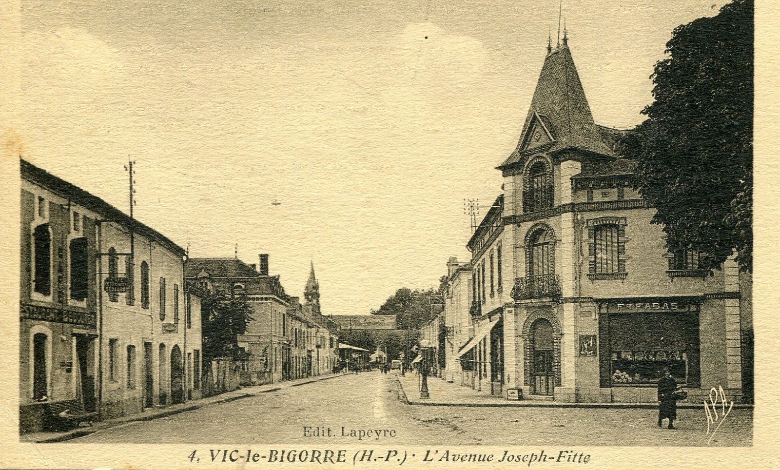 Photos et carte postales anciennes de VicenBigorre Mairie de Vicen