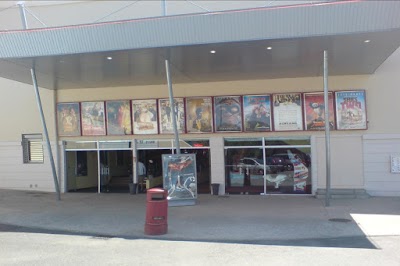 Cinéma Multiplexe Grand Ecran à Libourne - Mairie de Libourne et Cinéma Multiplexe Grand Ecran à Libourne - Mairie de Libourne et